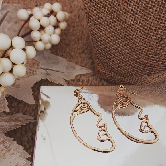 ❤Top-rated❤Picasso Face Earrings - Picture 2 of 8